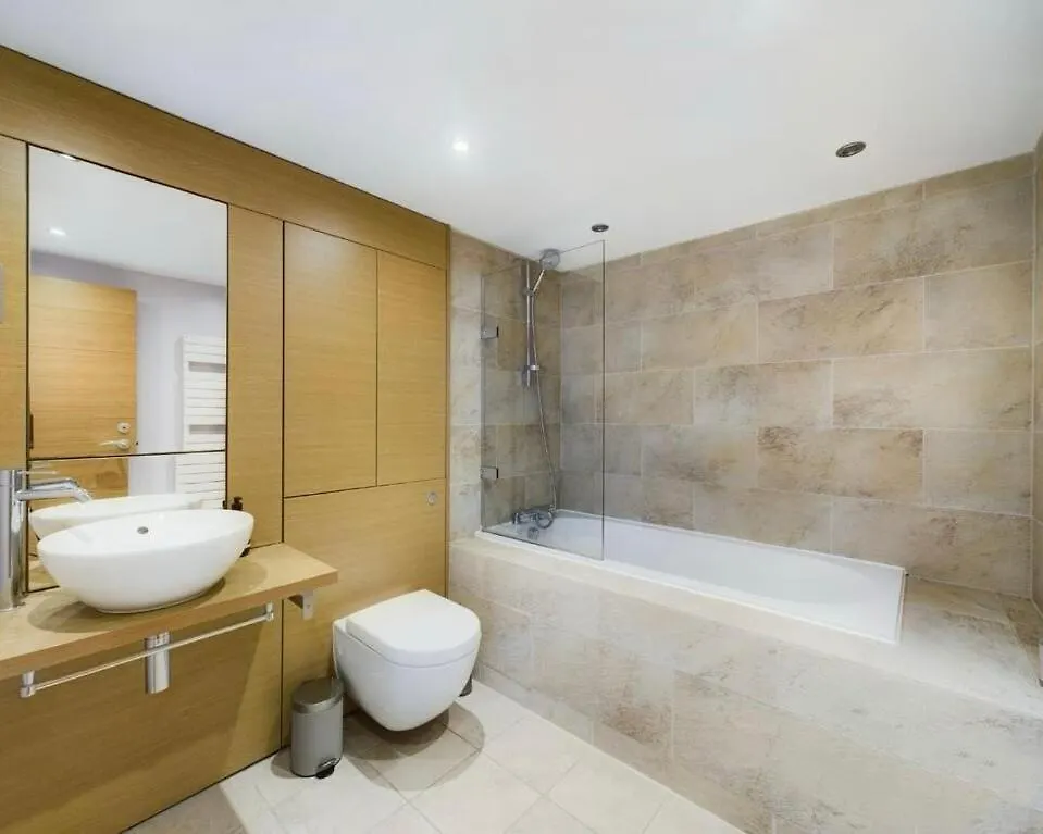 Boutique 4-Bed Luxury Central Apartment Edinburgh