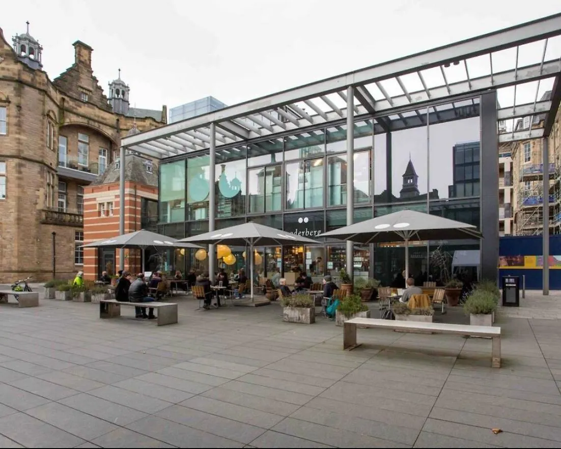 Boutique 4-Bed Luxury Central Apartment Edinburgh